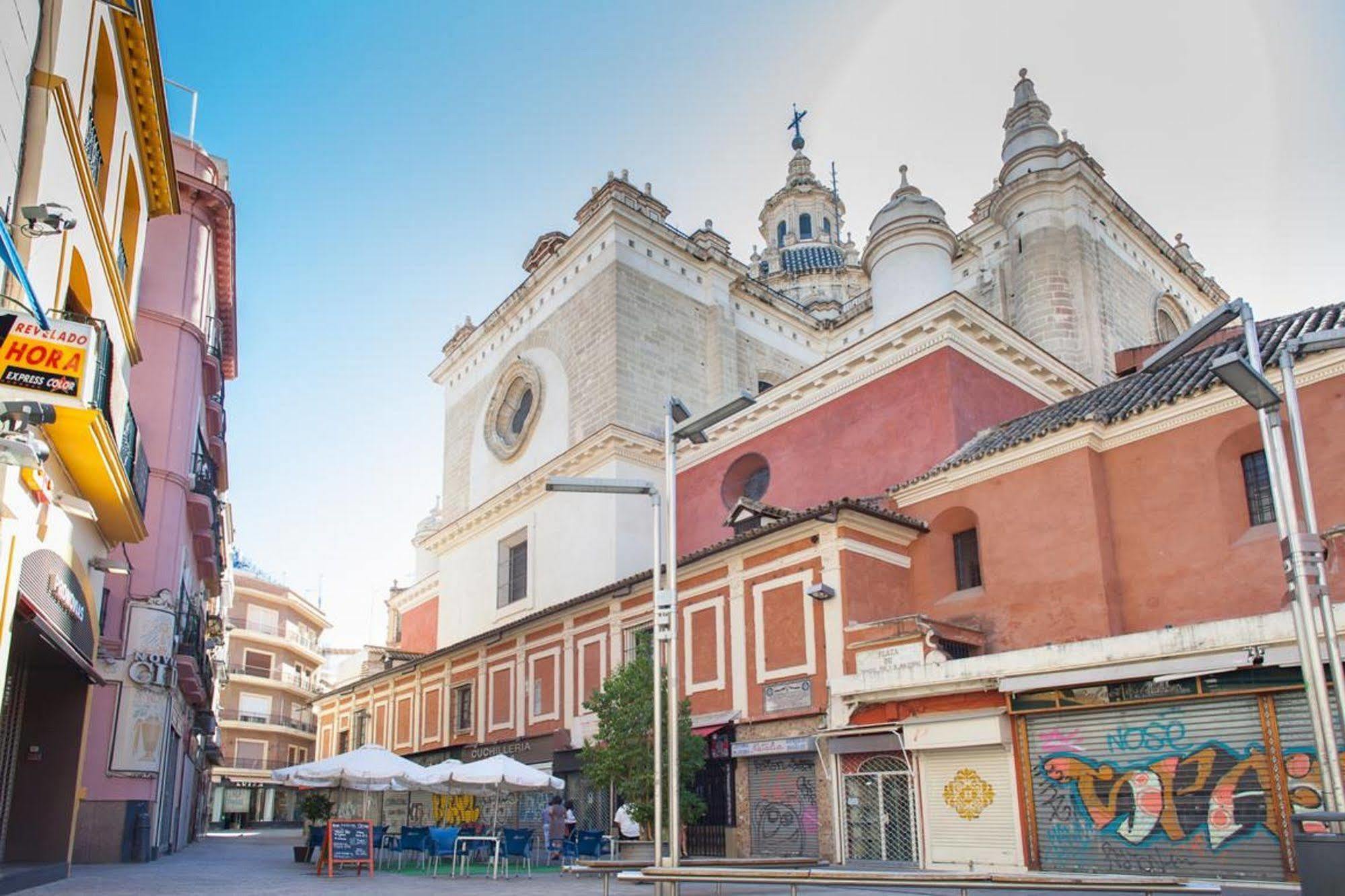 Reservaloen Plaza Del Salvador Sevilla Eksteriør billede